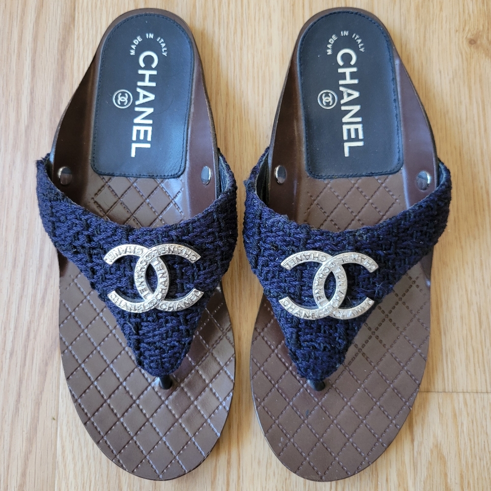 CHANEL 2018 Tweed Flip Flops
